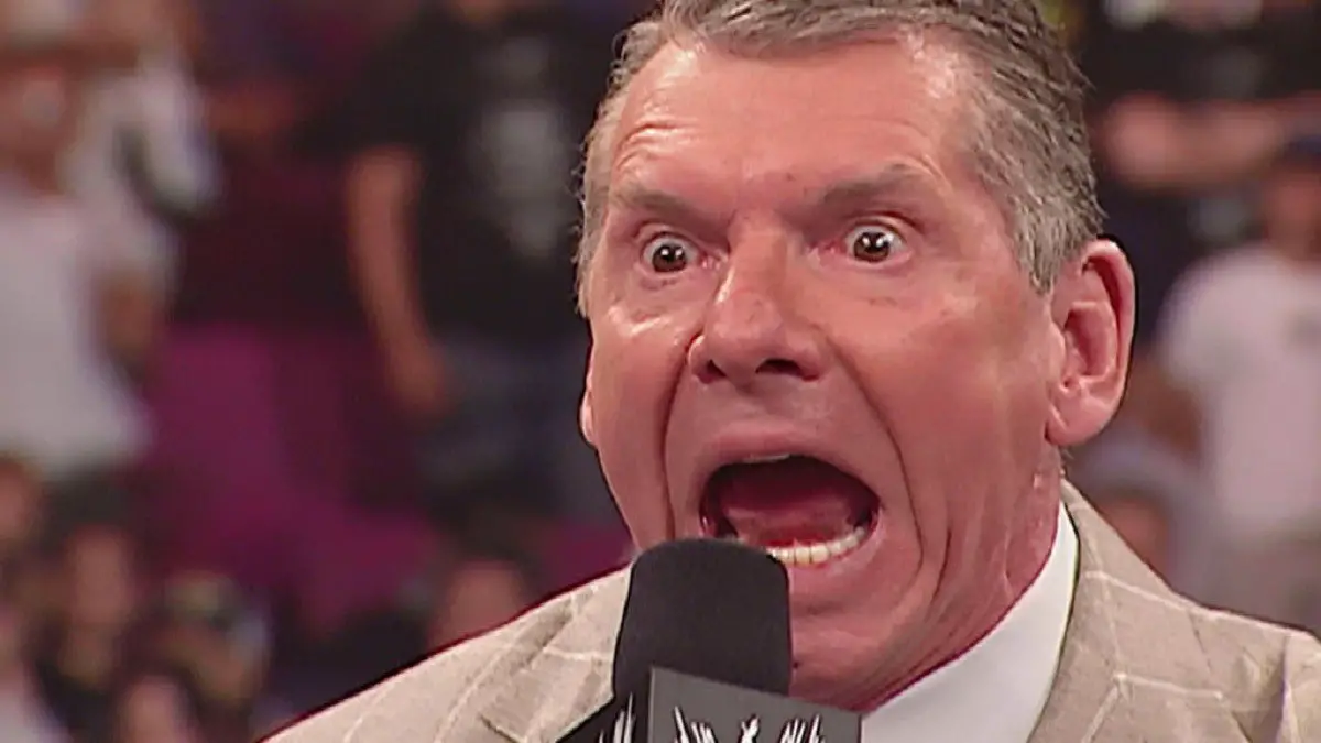 Vince McMahon furioso no RAW