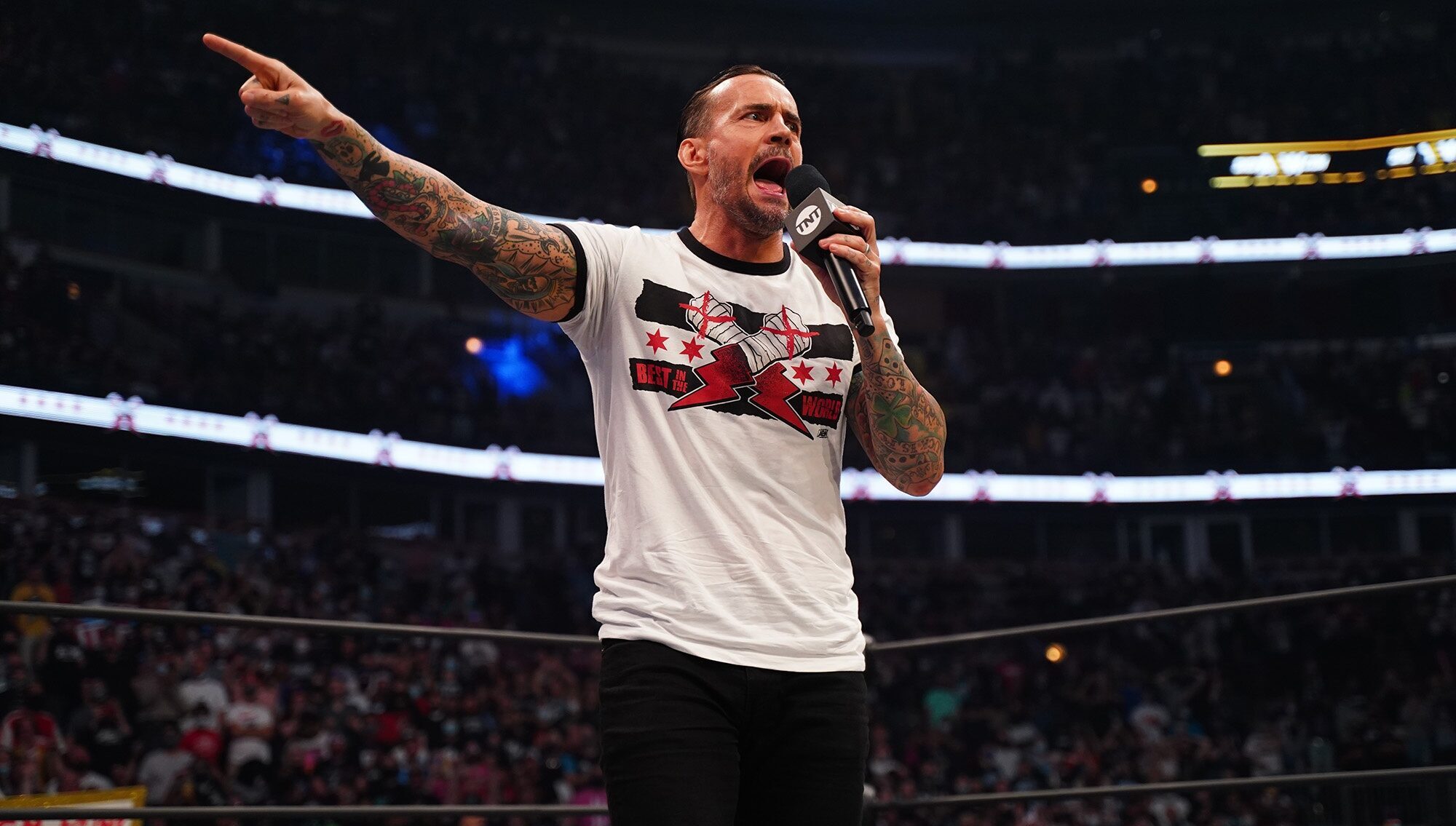 CM Punk em seu retorno na AEW