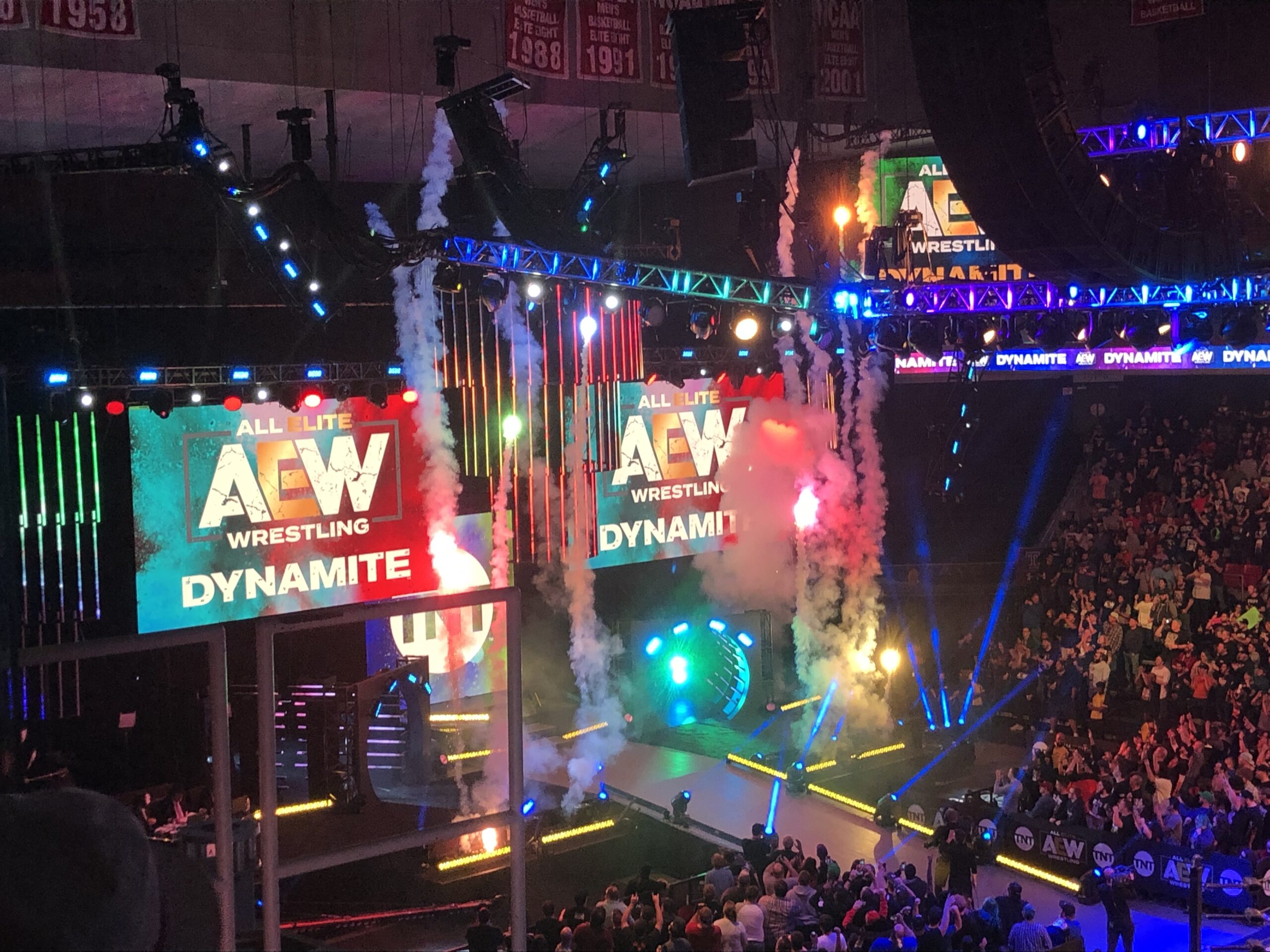 AEW Dynamite bateu o WWE RAW