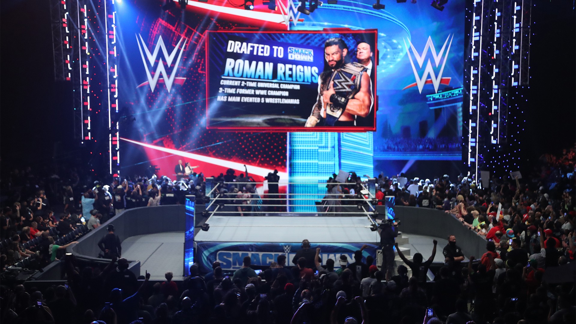 Roman Reigns draftado no SmackDown