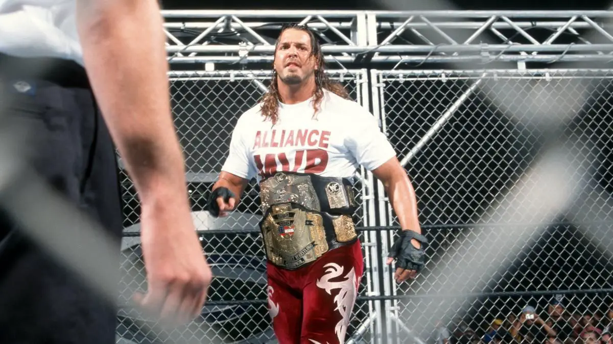 Chris Kanyon com seus dois cinturões na WWE