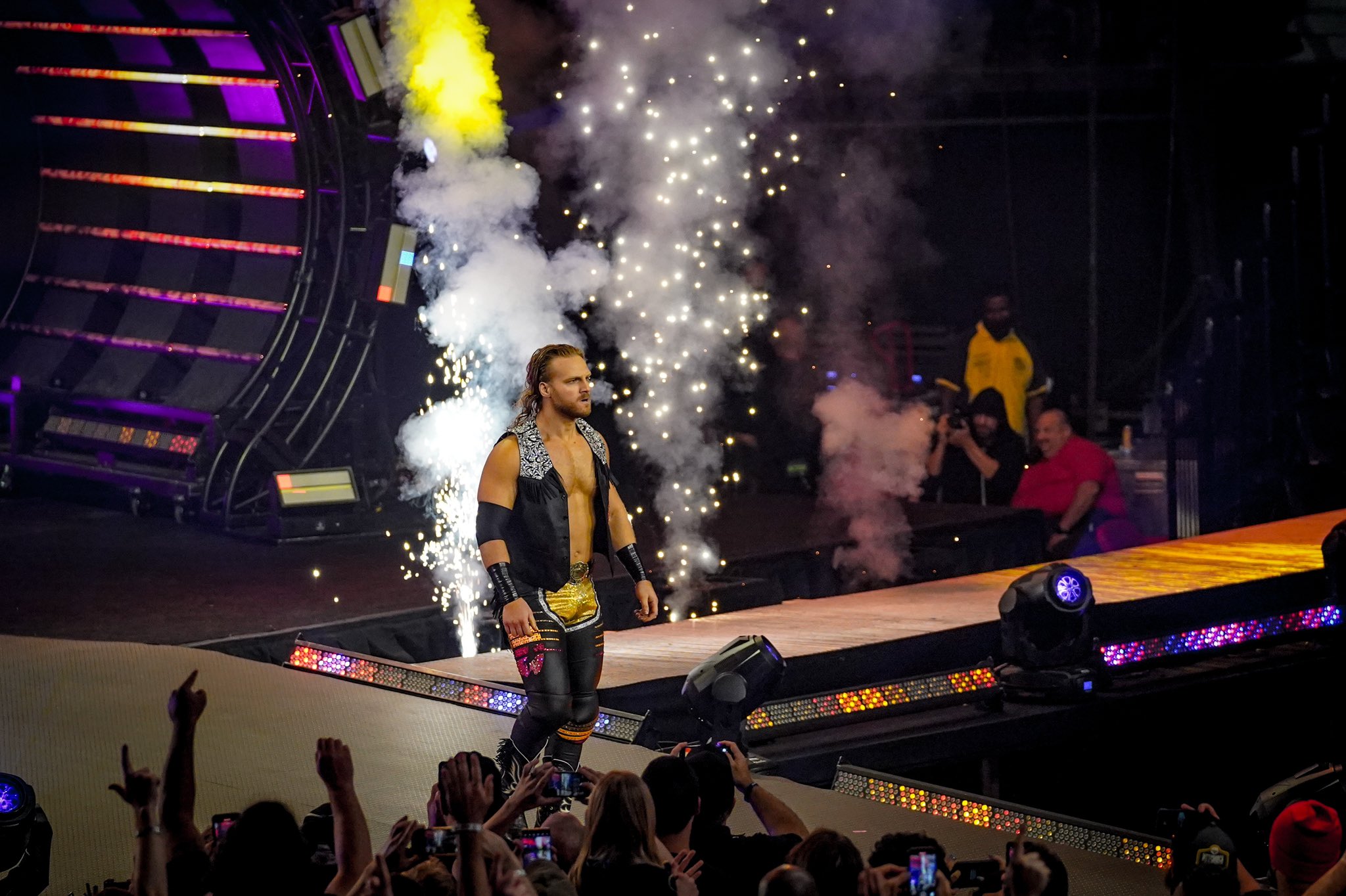 AEW Dynamite contou com o retorno de Adam Page, mas a audiência despencou. Foto: KimberlassKick
