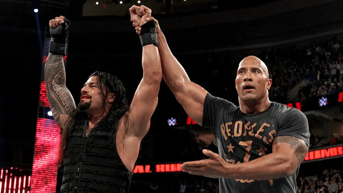Roman Reigns e The Rock (Foto: WWE/Divulgação)