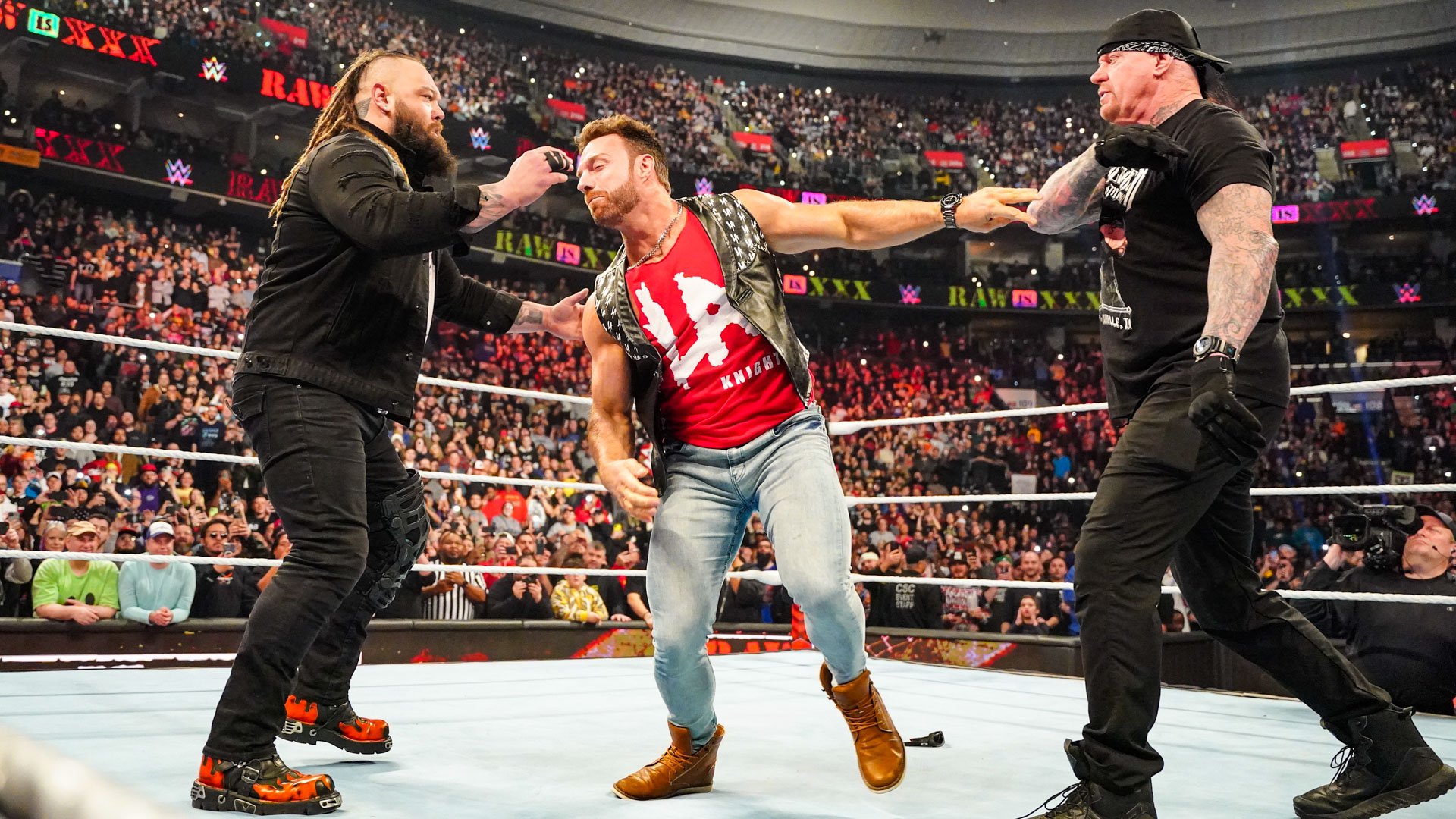 Bray Wyatt e Undertaker atacam LA Knight