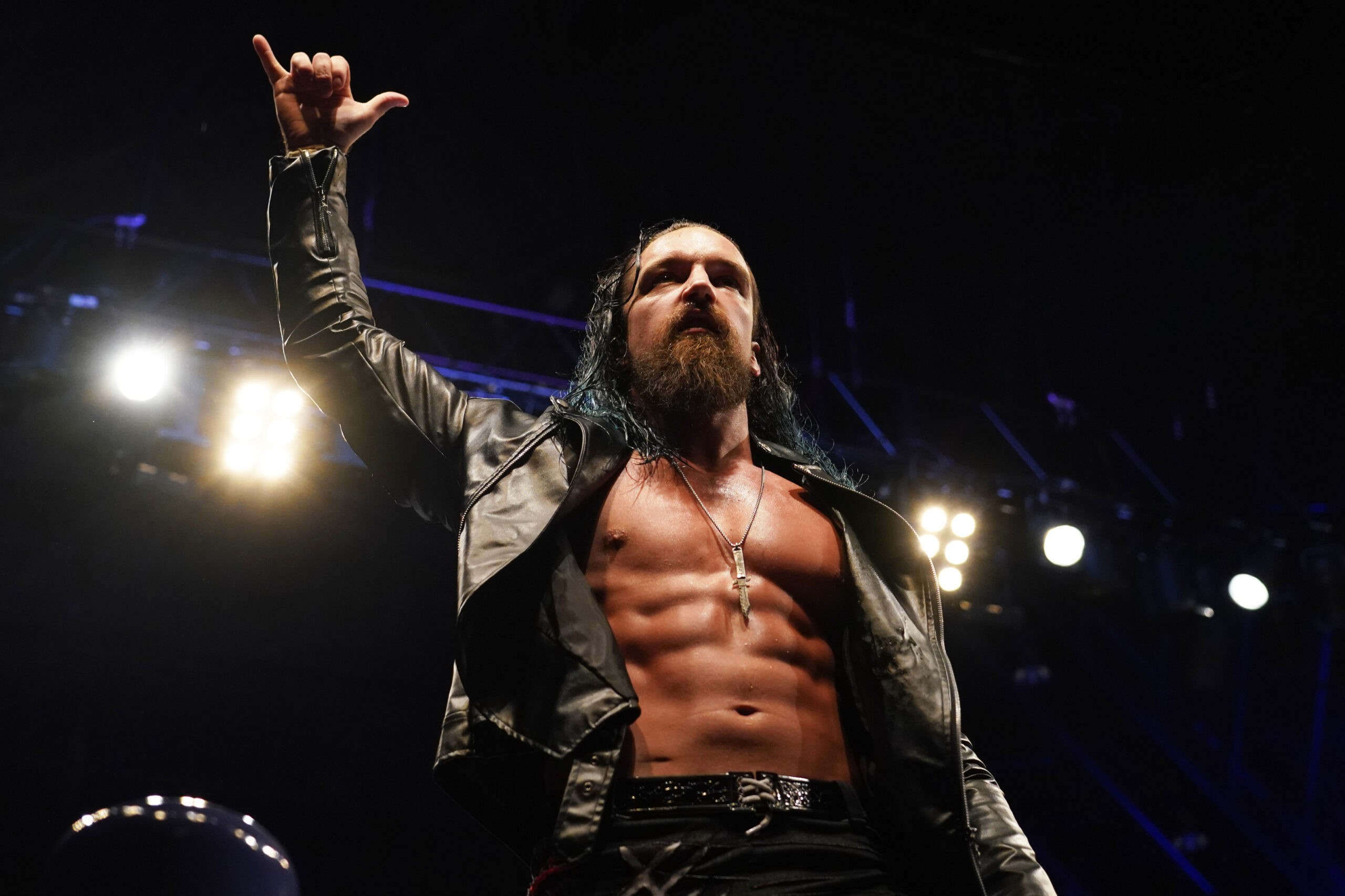 TÓQUIO, JAPÃO - 06 DE JANEIRO: Jay White entra no ringue durante o New Japan Pro-Wrestling 'New Year Dash' no Oita City General Gymnasium em 06 de janeiro de 2020 em Tóquio, Japão. (Foto de Etsuo Hara/Getty Images)