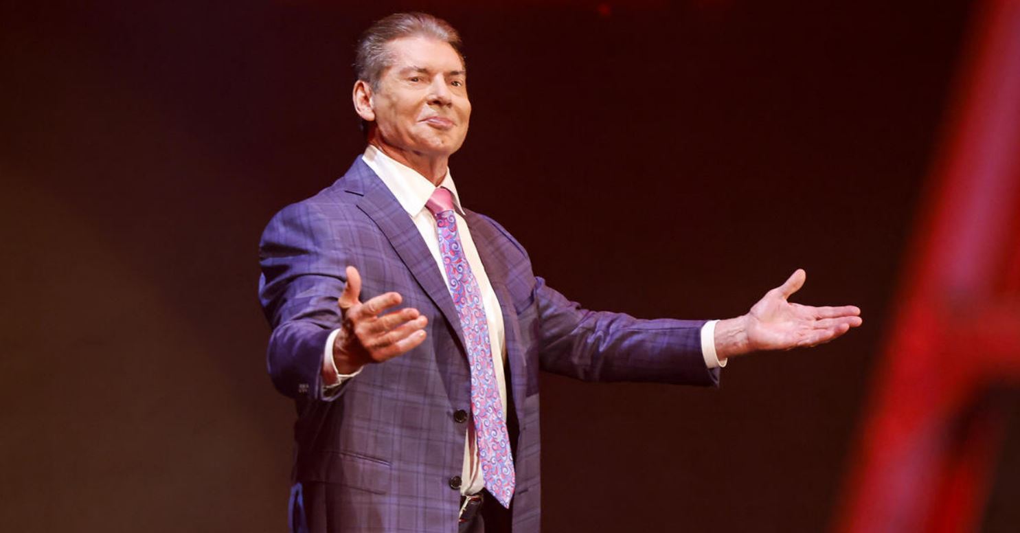 Vince McMahon mostra que ainda é quem manda na WWE