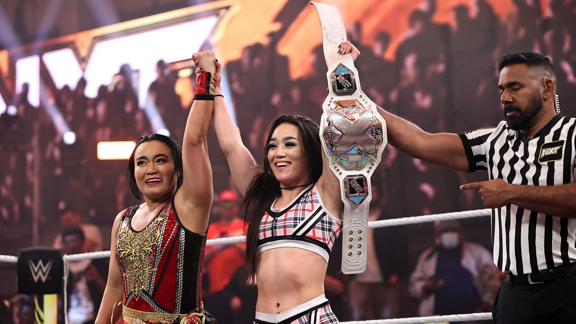 Meiko Satomura e Roxanne Perez no WWE NXT