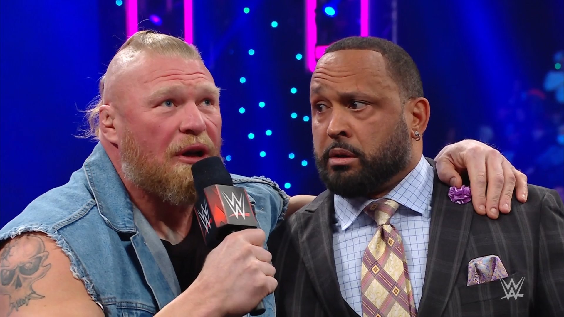 Brock Lesnar aceita desafio de Omos para luta na WWE WrestleMania 39