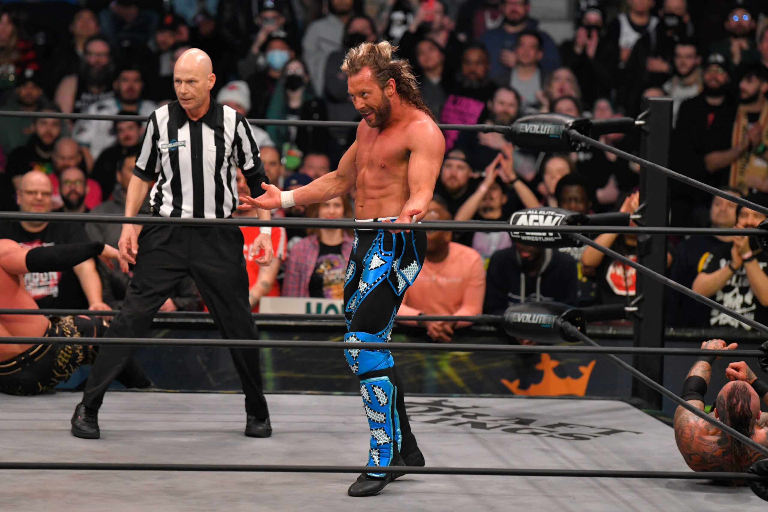Tony Khan comenta sobre Kenny Omega ir para a WWE