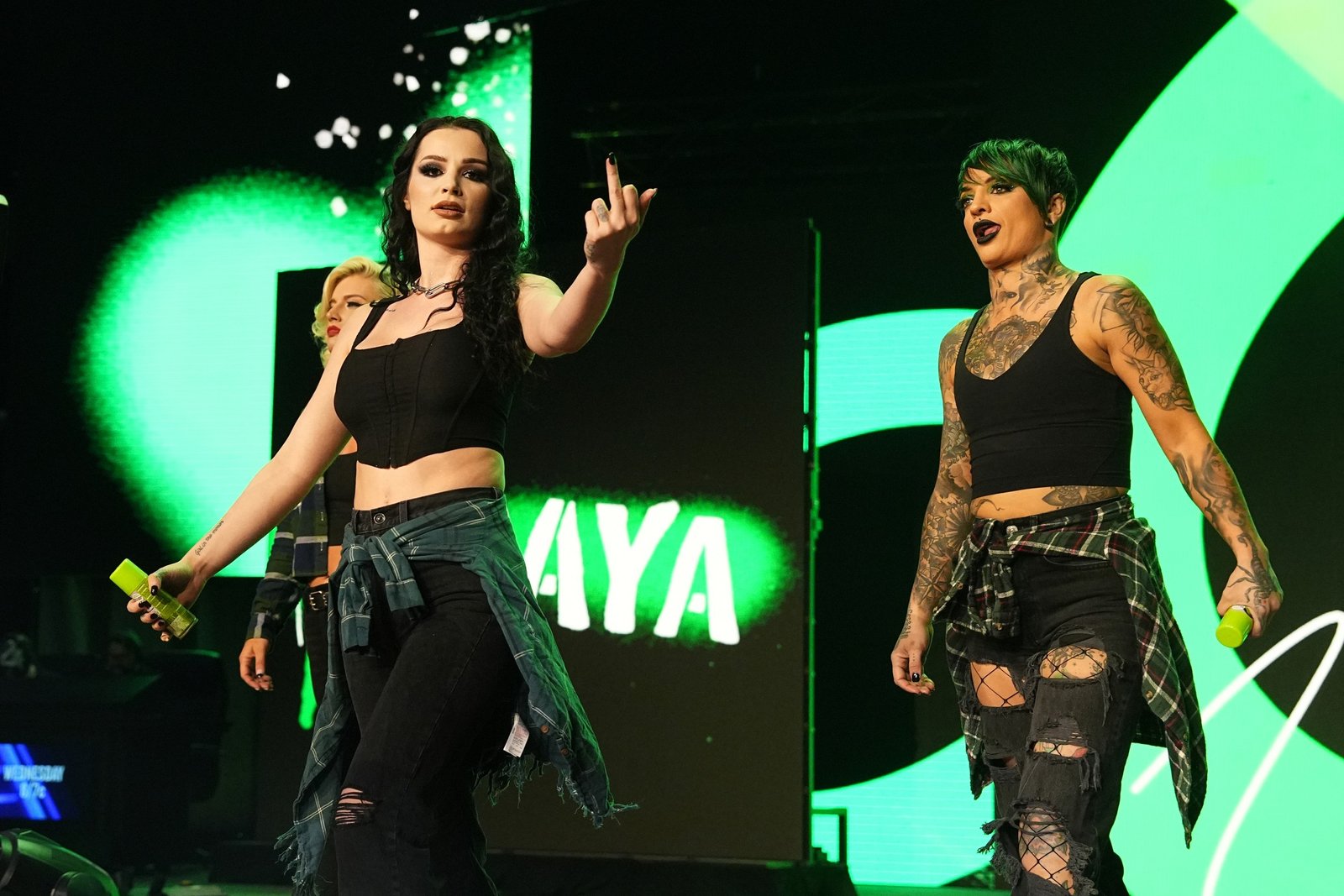 AEW descontente com postura de alguns talentos