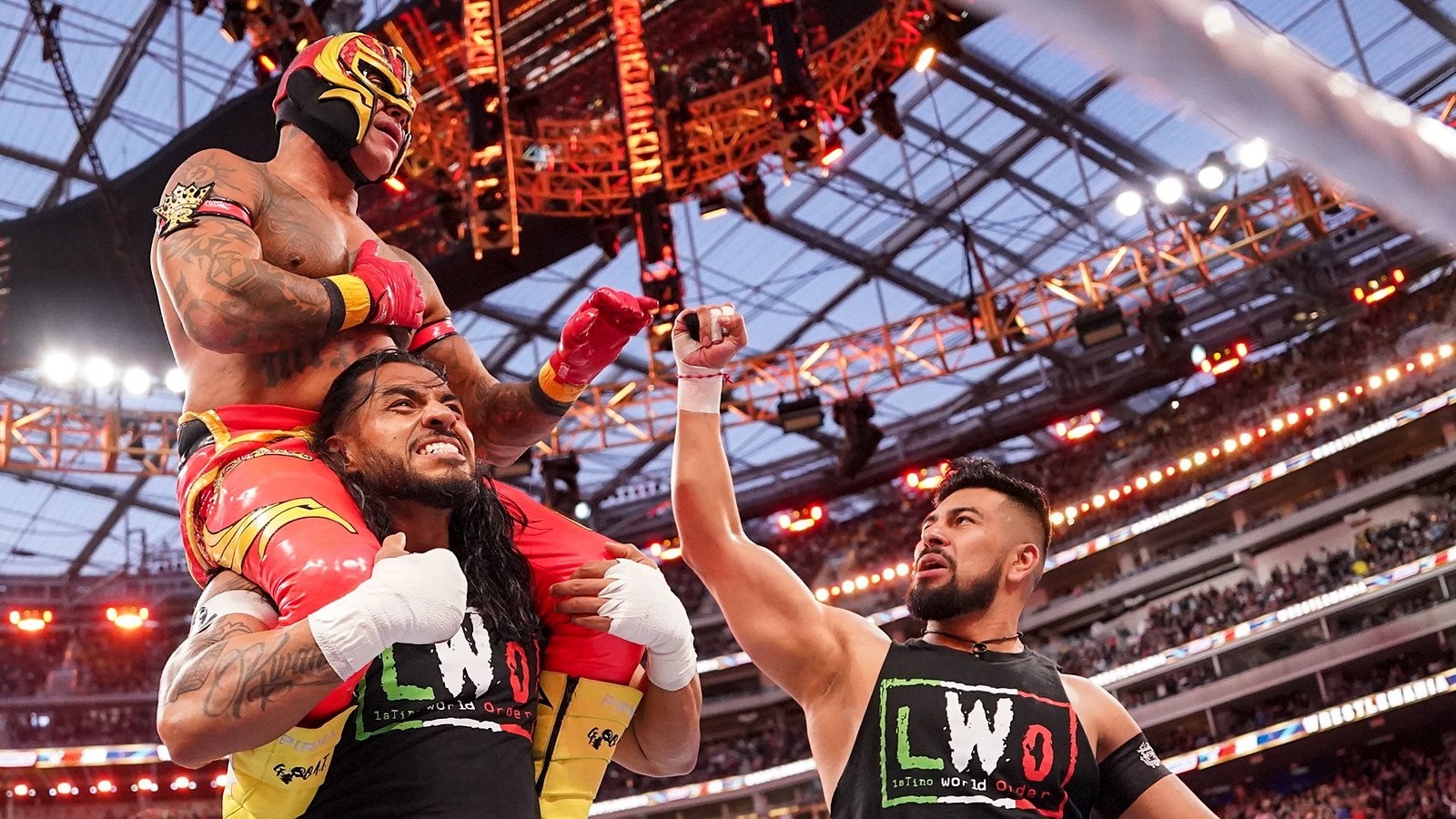 Revelado motivo da reforma da LWO na WWE