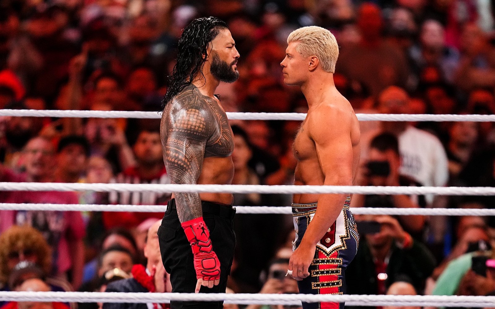 Roman Reigns e Cody Rhodes devem ir para o WWE SmackDown