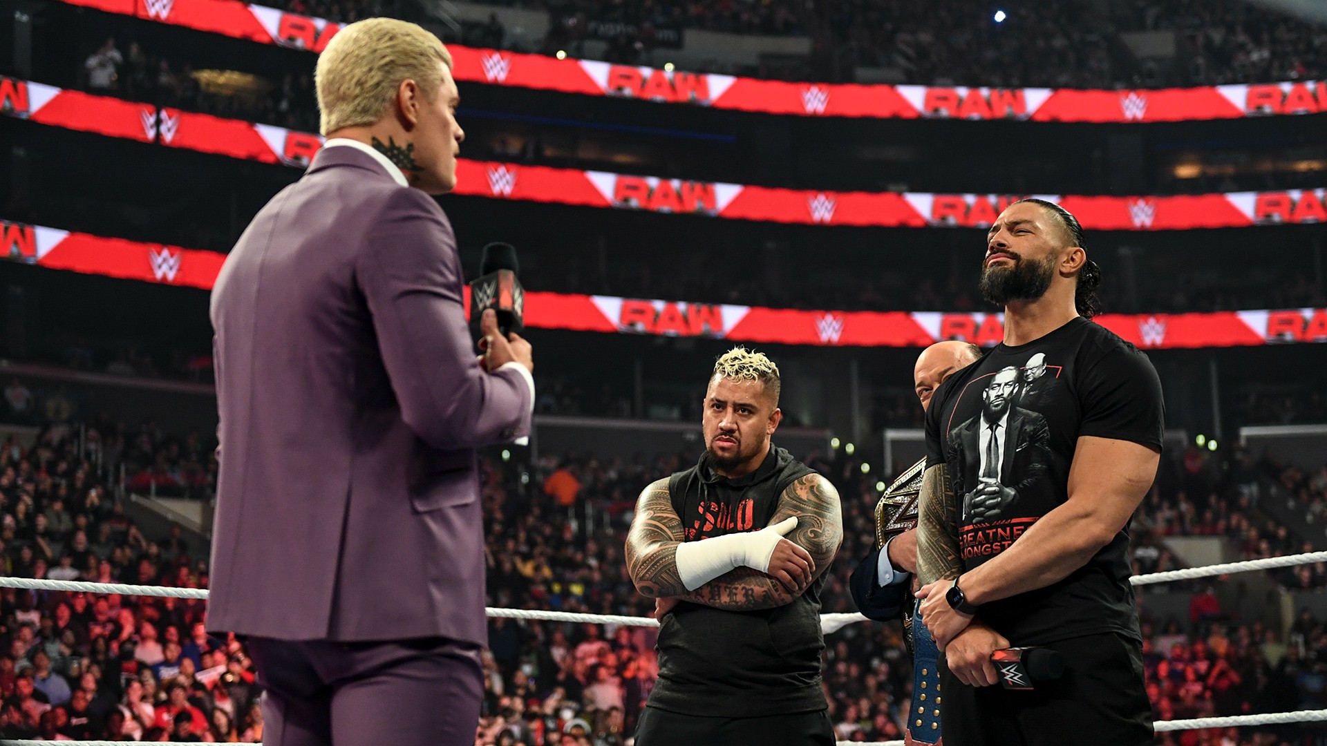Cody Rhodes e Roman Reigns - WWE RAW 03 04 23