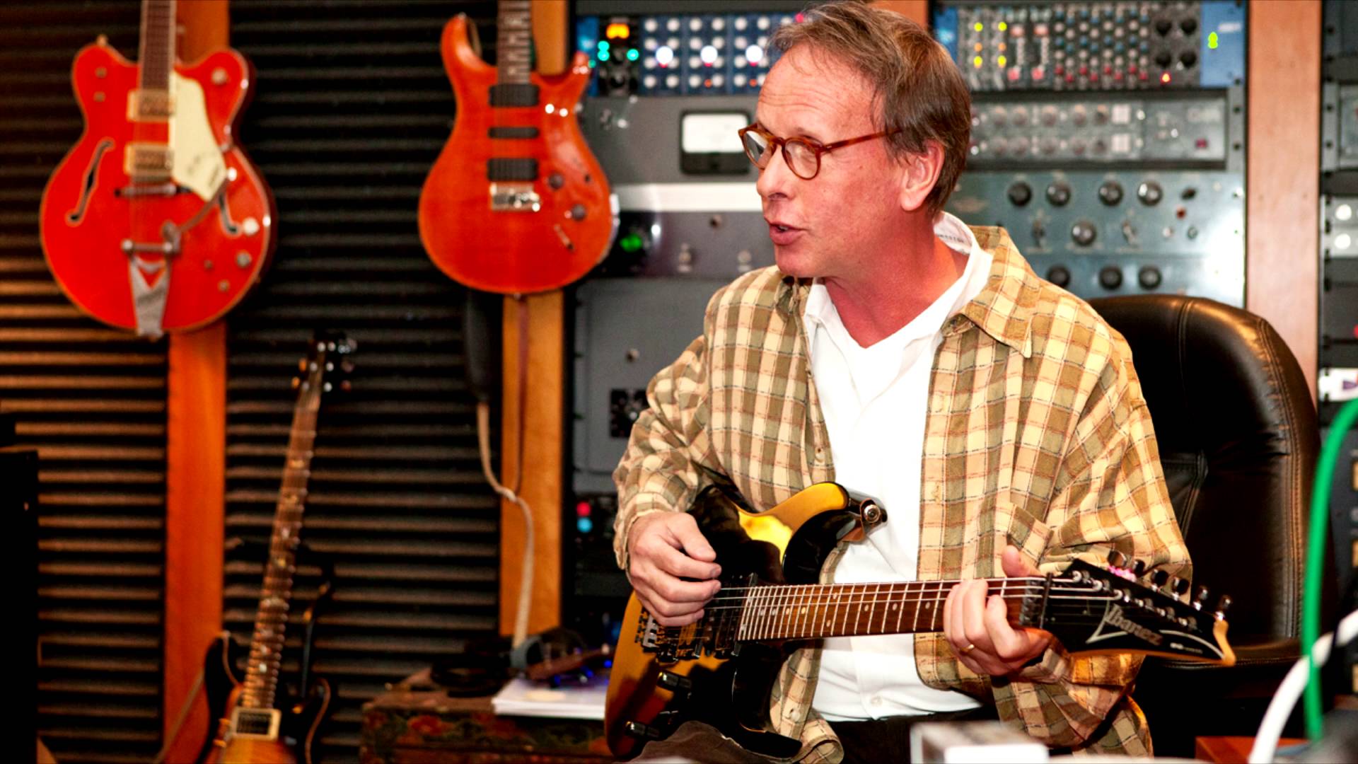 Jim Johnston se ofereceu para fazer música para a AEW