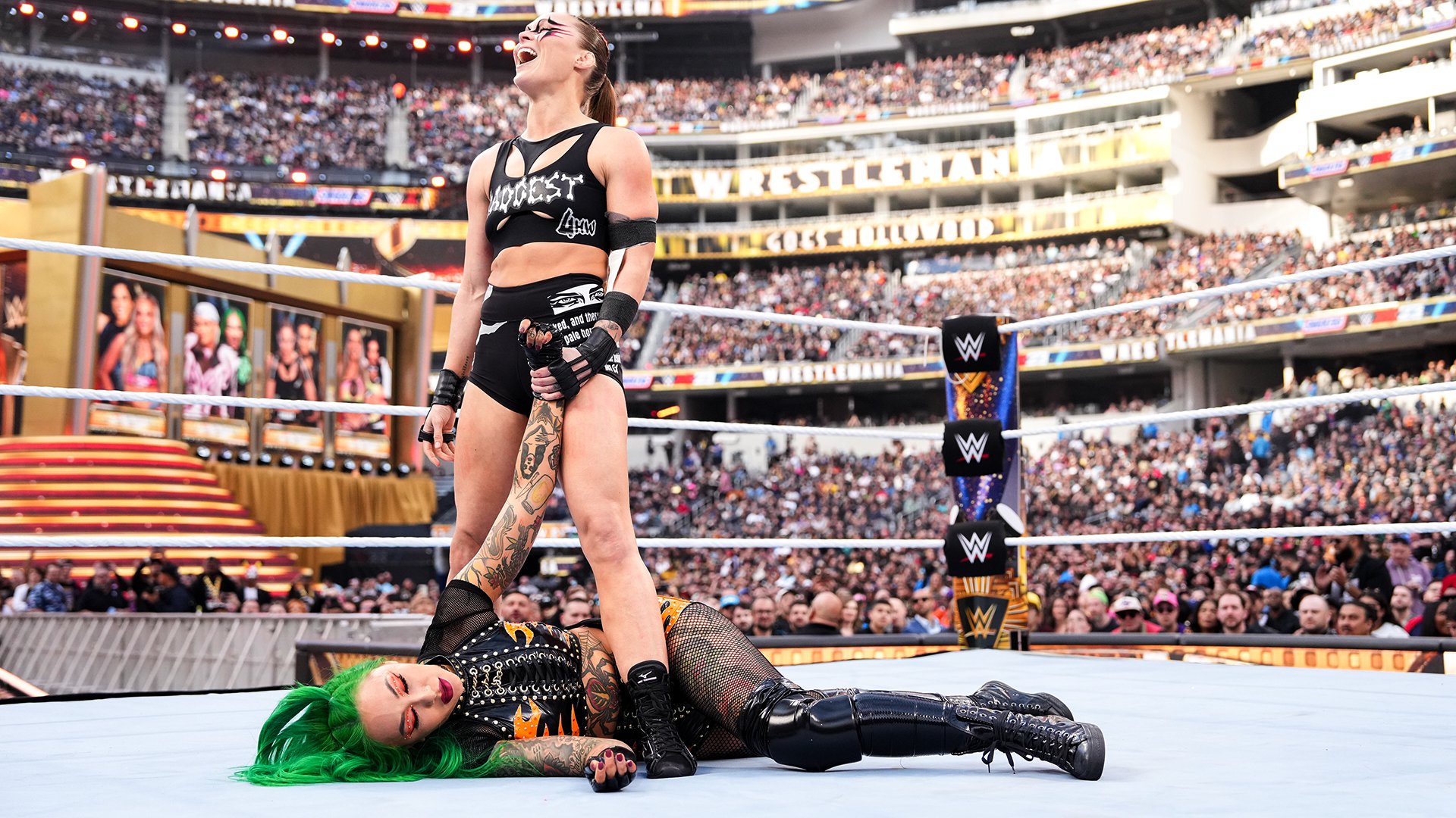 Ronda Rousey e Shotzi na WWE WrestleMania 39