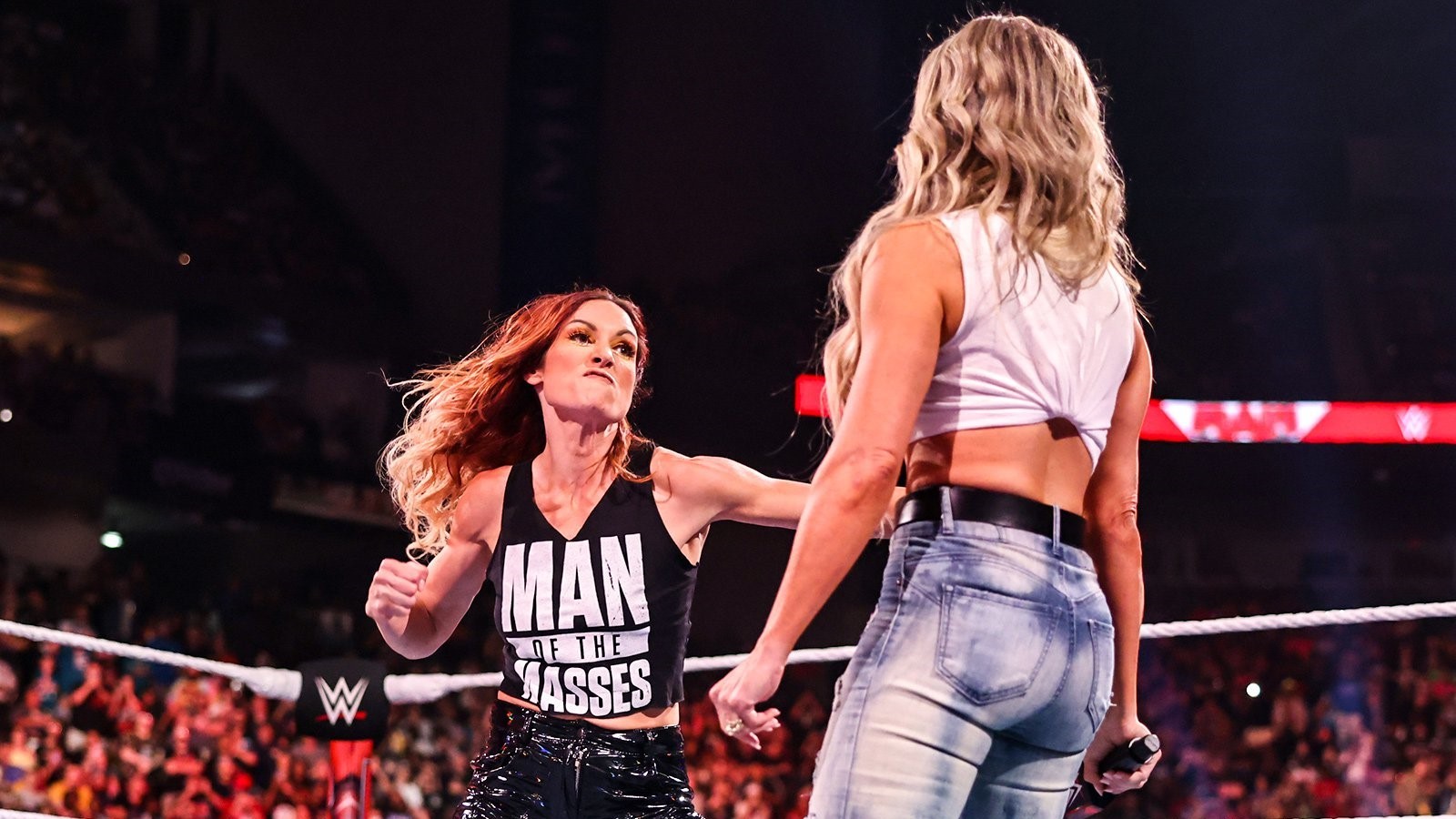 Atualização nos planos da WWE para Trish Stratus e Becky Lynch
