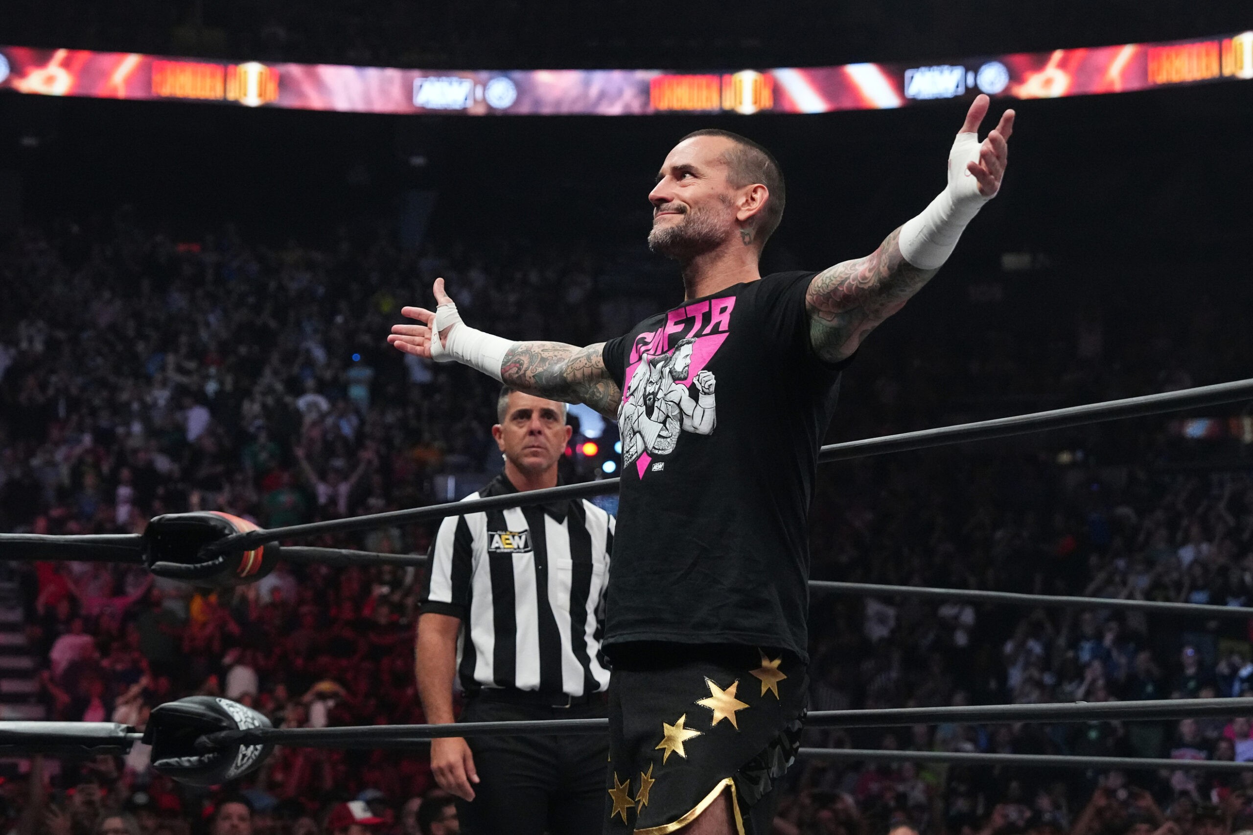 CM Punk e Elite colocados em locais opostos no AEW x NJPW Forbidden Door