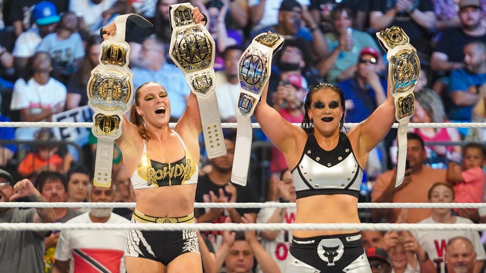 Ronda Rousey e Shayna Baszler são as novas campeãs de duplas da WWE