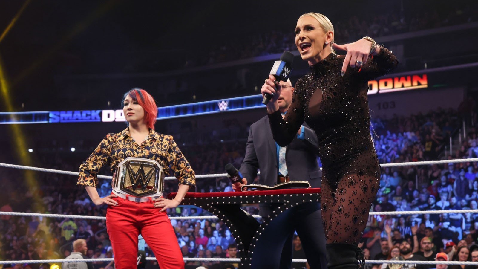 Charlotte Flair retorna no WWE SmackDown e enfrentará Asuka em Londres