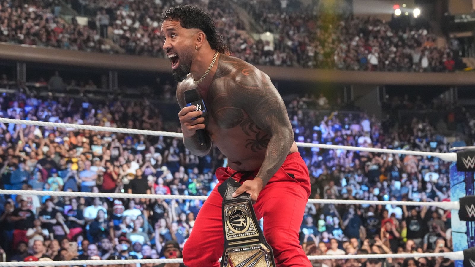 Jey Uso desafia Roman Reigns no WWE SmackDown