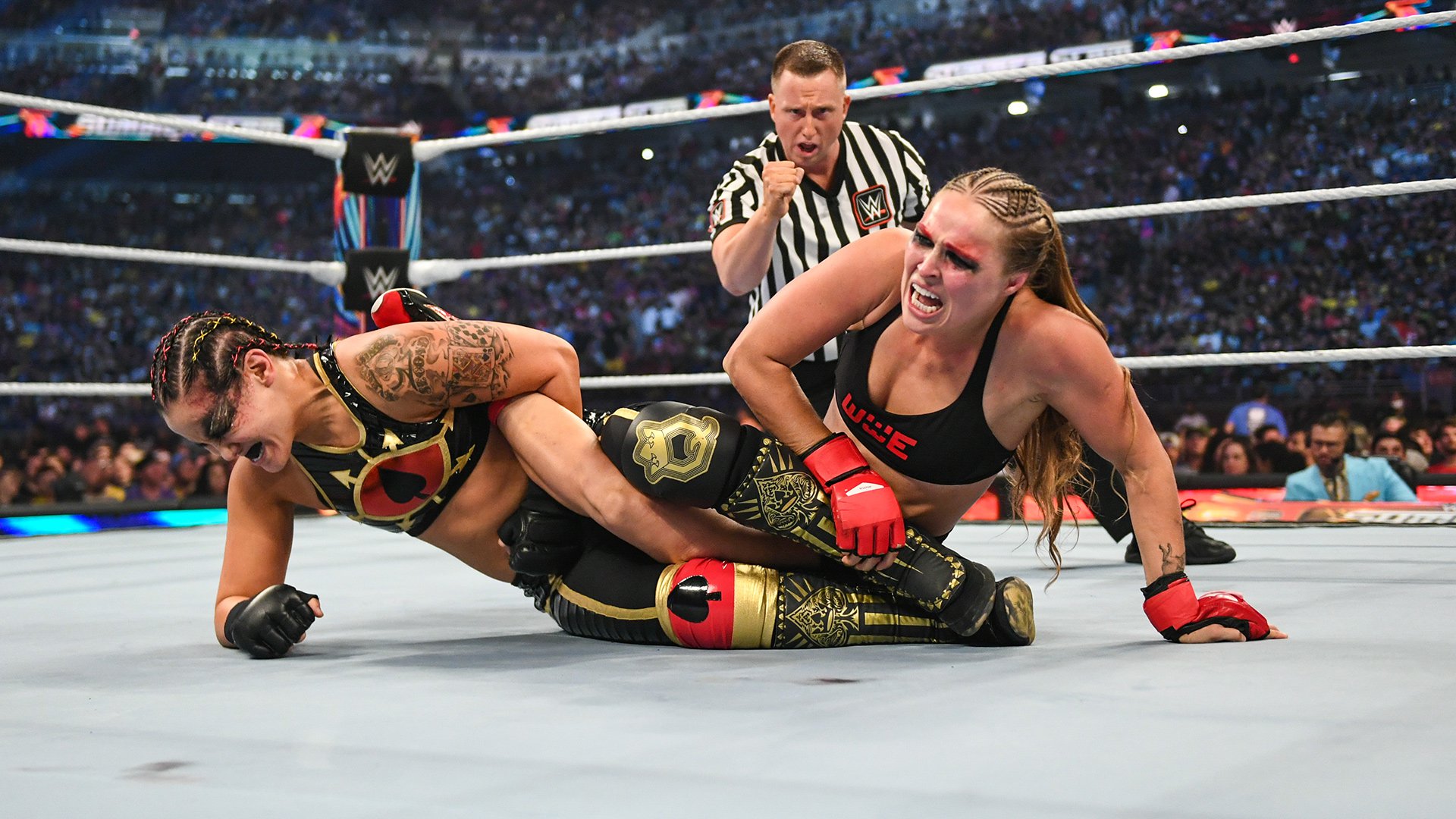 Ronda Rousey estreia na luta livre - Novo Momento