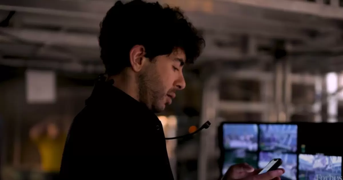 Tony Khan muda  planos de imediato após reação dos fãs