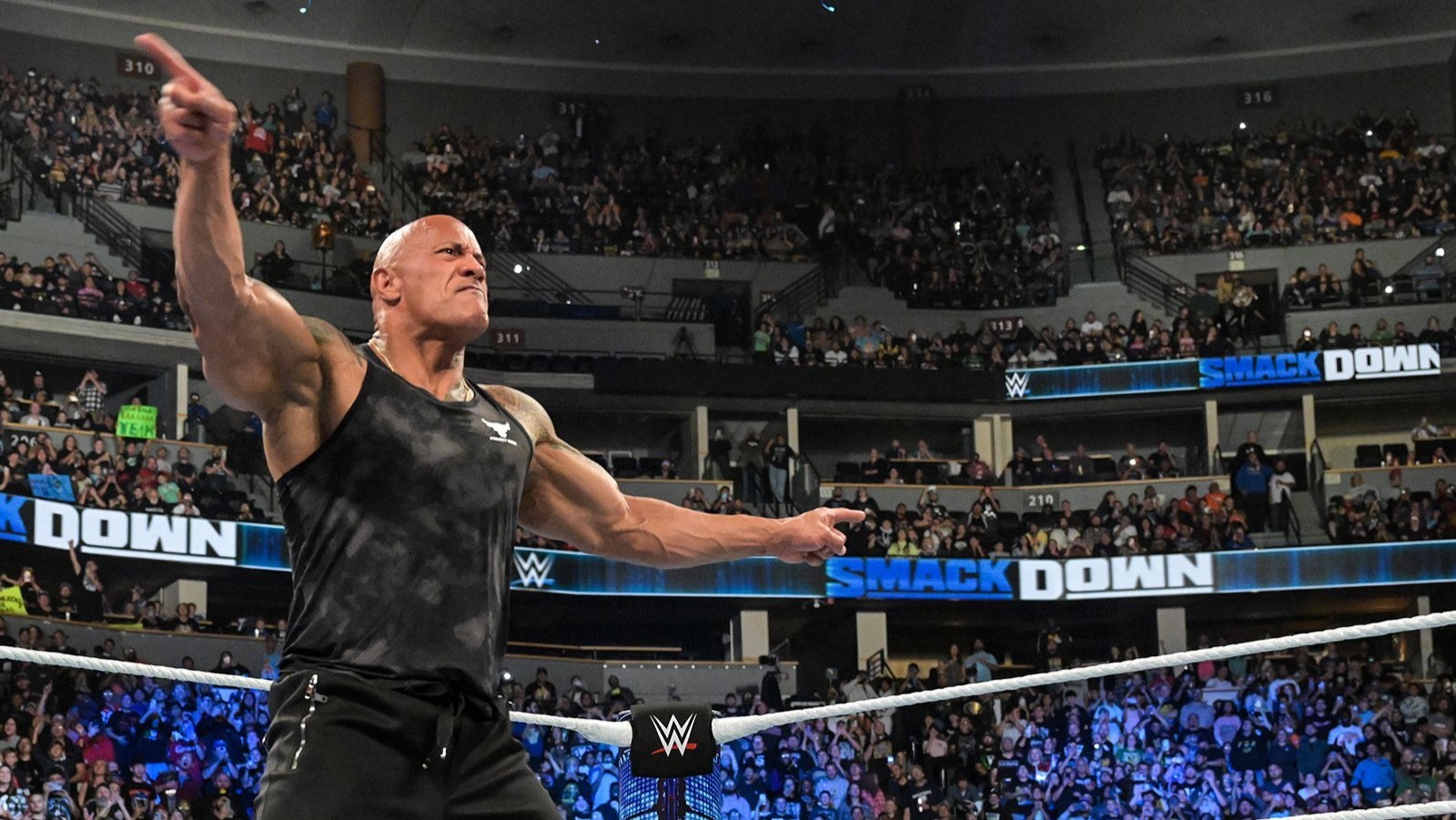 The Rock retorna no WWE SmackDown