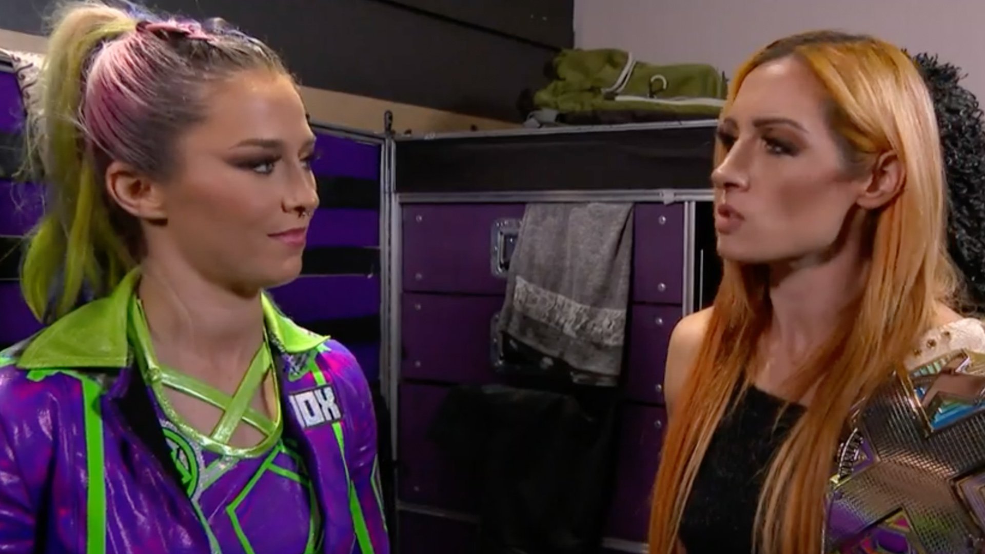 Becky Lynch e Tegan Nox no WWE Raw