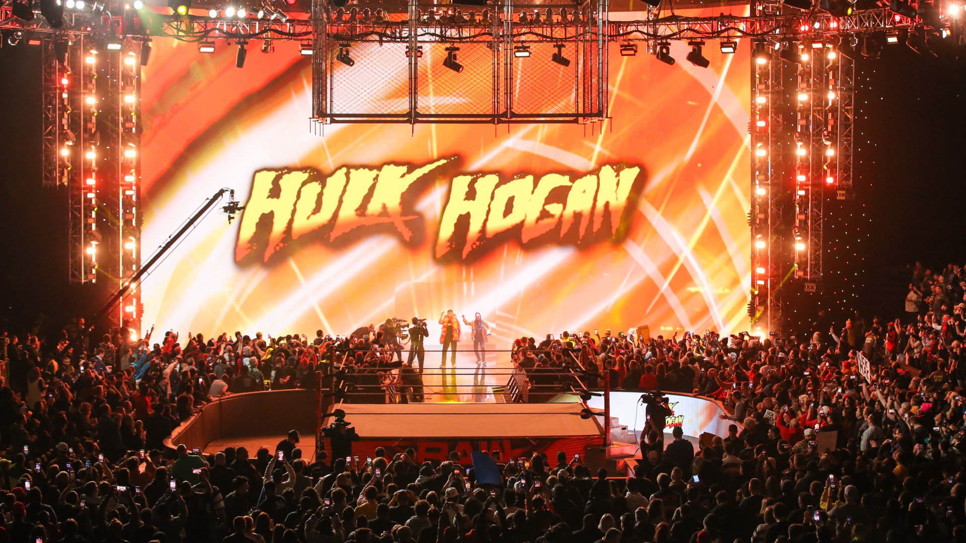 Hulk Hogan alega que assinou novo contrato com a WWE