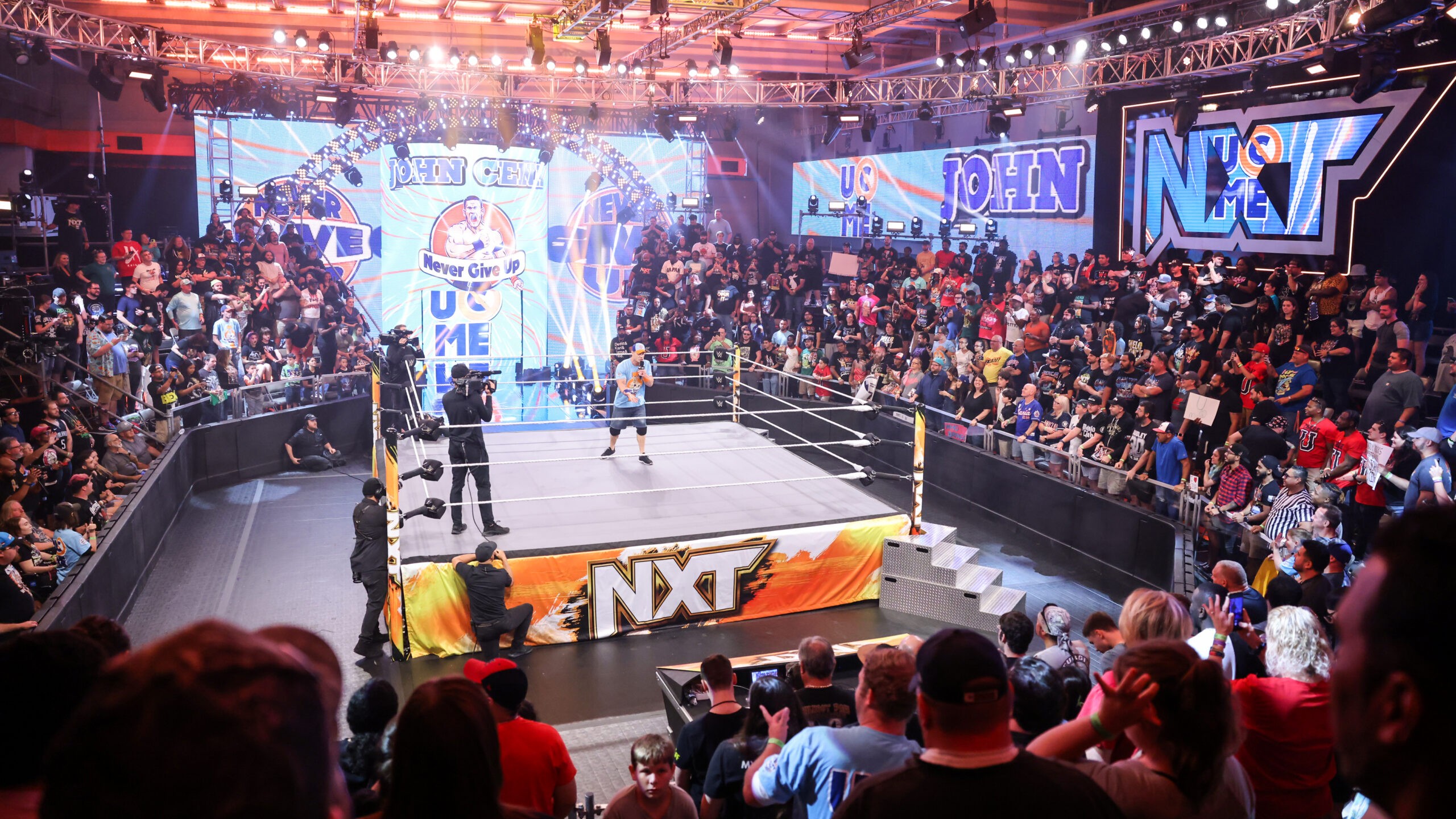 Fãs acampam para acompanhar o WWE NXT