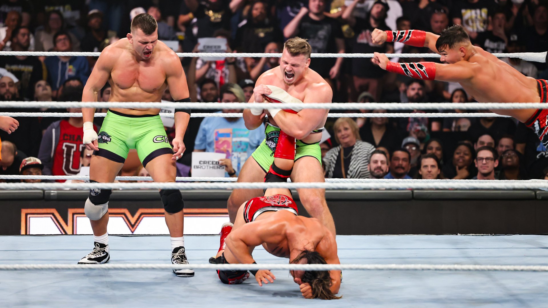 Creed Brothers aceitam desafio da Alpha Academy no WWE Raw