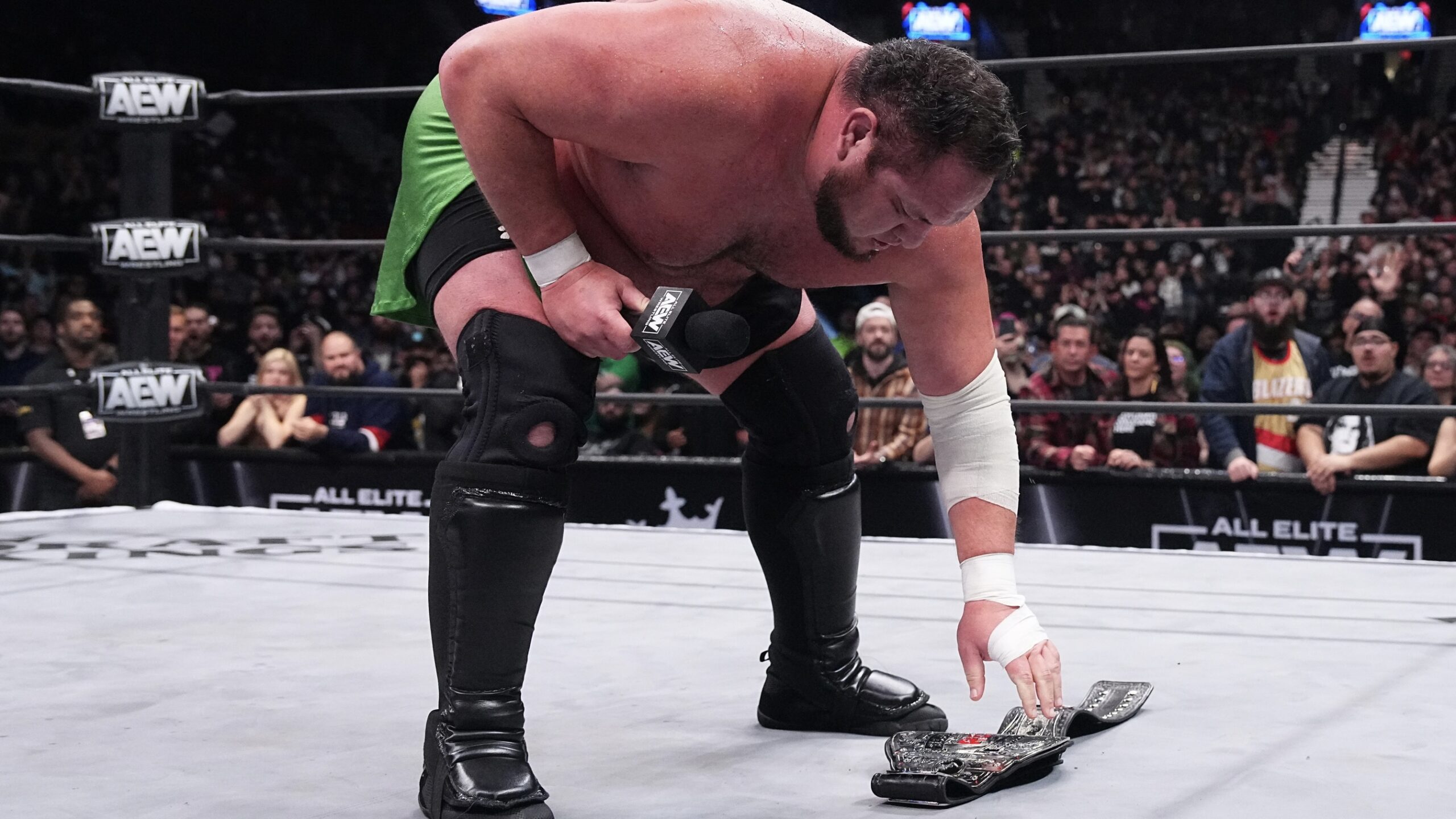 Samoa Joe deixa ROH TV Championship vago