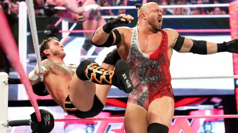 Ryback promete aposentar com retorno de CM Punk no Survivor Series