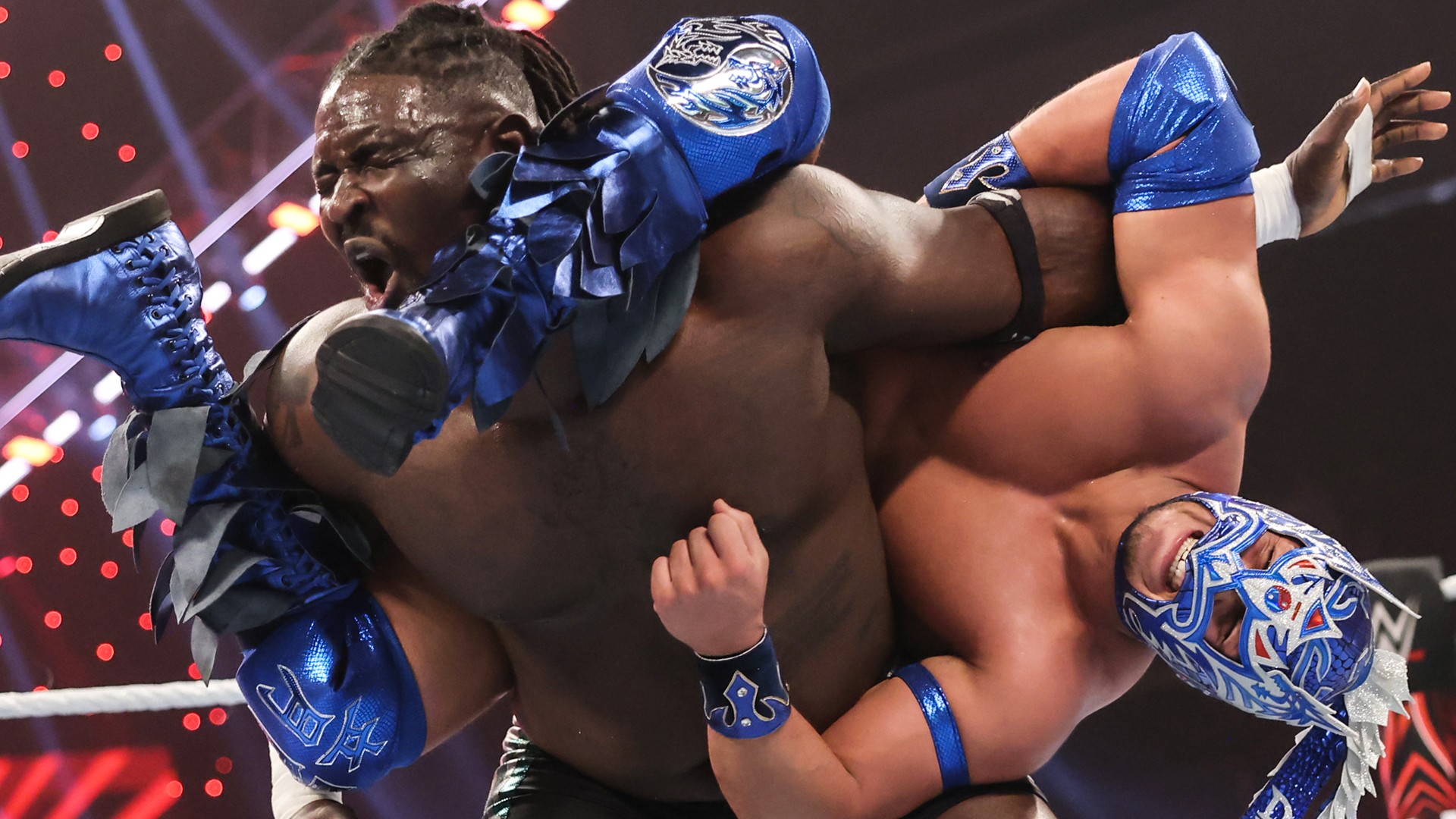 Oba Femi derrota Dragon Lee pelo NXT North American Championship no Vengeance Day
