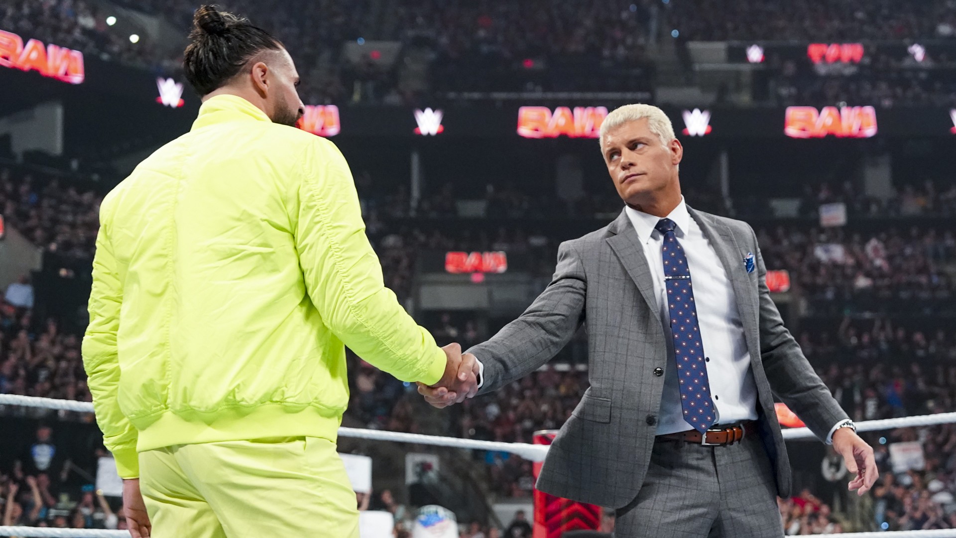 WWE Raw abriu com Seth Rollins e Cody Rhodes