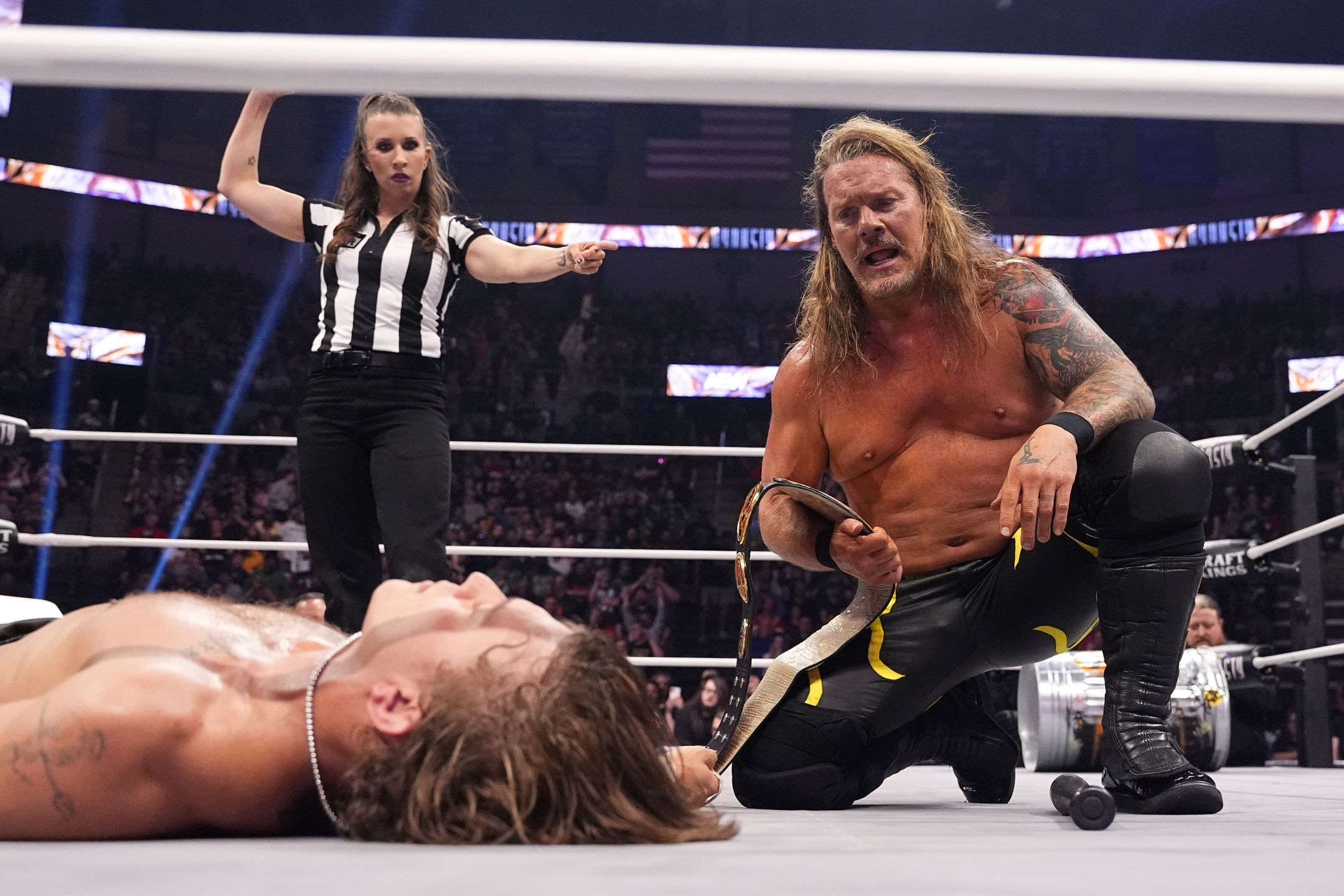 Chris Jericho vence Hook pelo FTW Championship