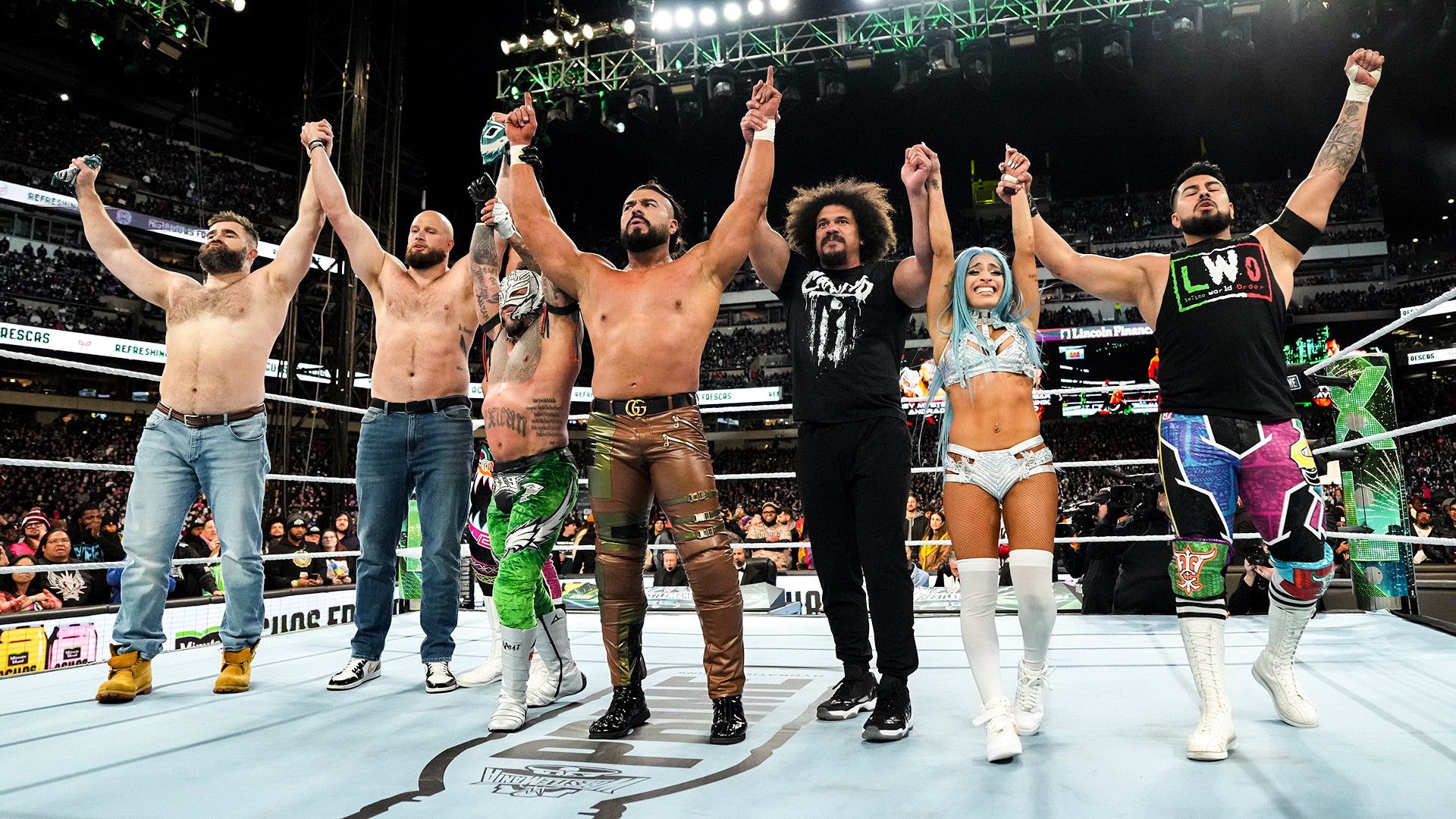 Rey Mysterio e Andrade vencem luta de duplas na WrestleMania