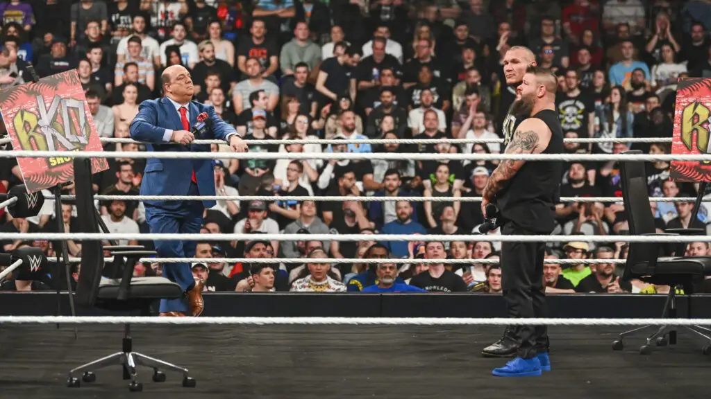 Orton e Owens recebem Heyman