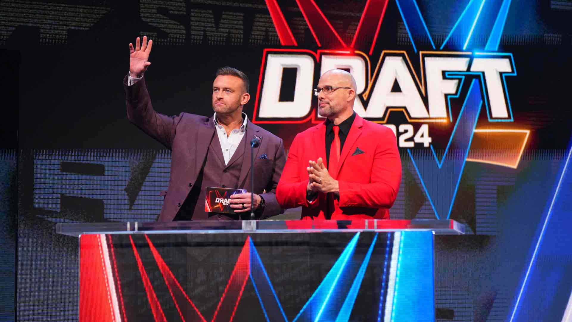 Adam Pearce e Nick Aldis no WWE Draft