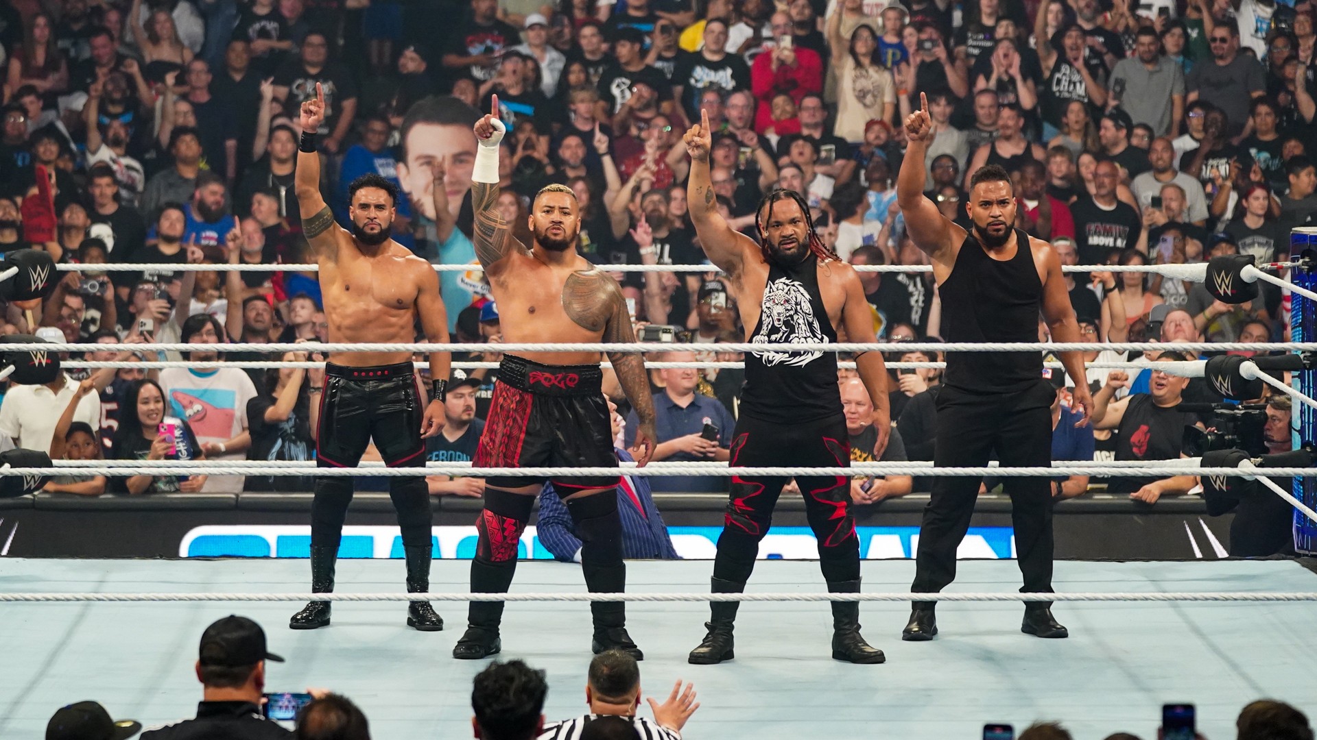 Bloodline saiu dominante no WWE SmackDown