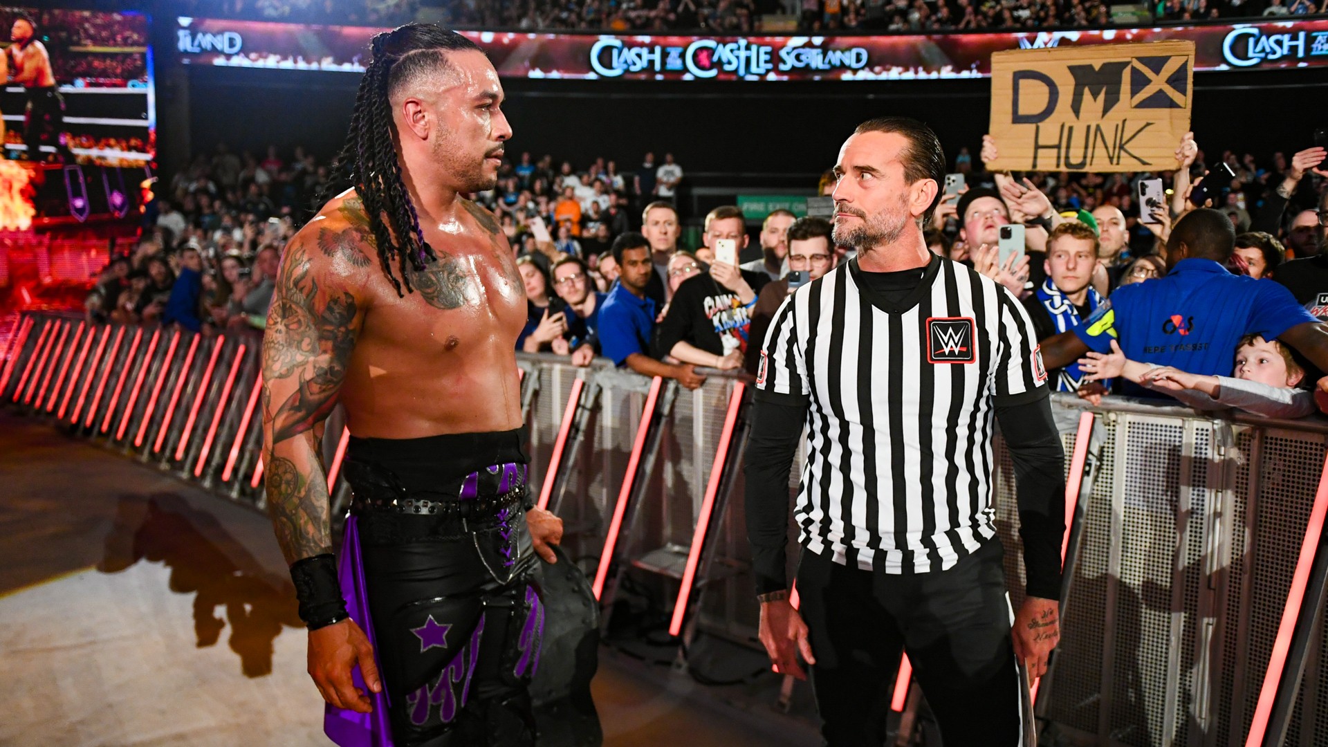 Damian Priest e CM Punk no WWE Clash at the Castle 2024