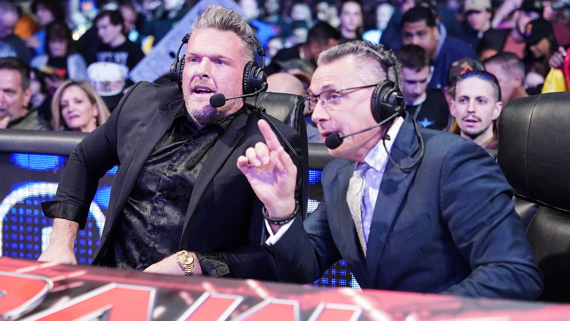 Pat McAfee e Michael Cole