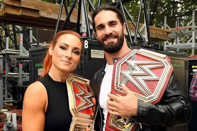 Becky Lynch e Seth Rollins