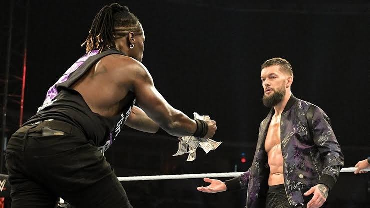 R-Truth e Finn Bálor