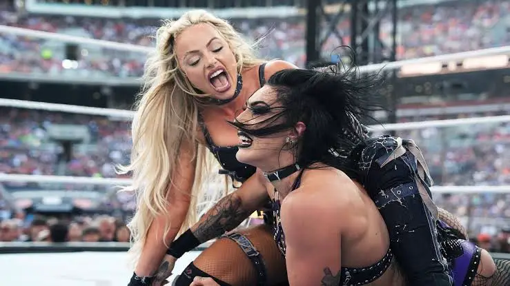 Liv Morgan e Rhea Ripley