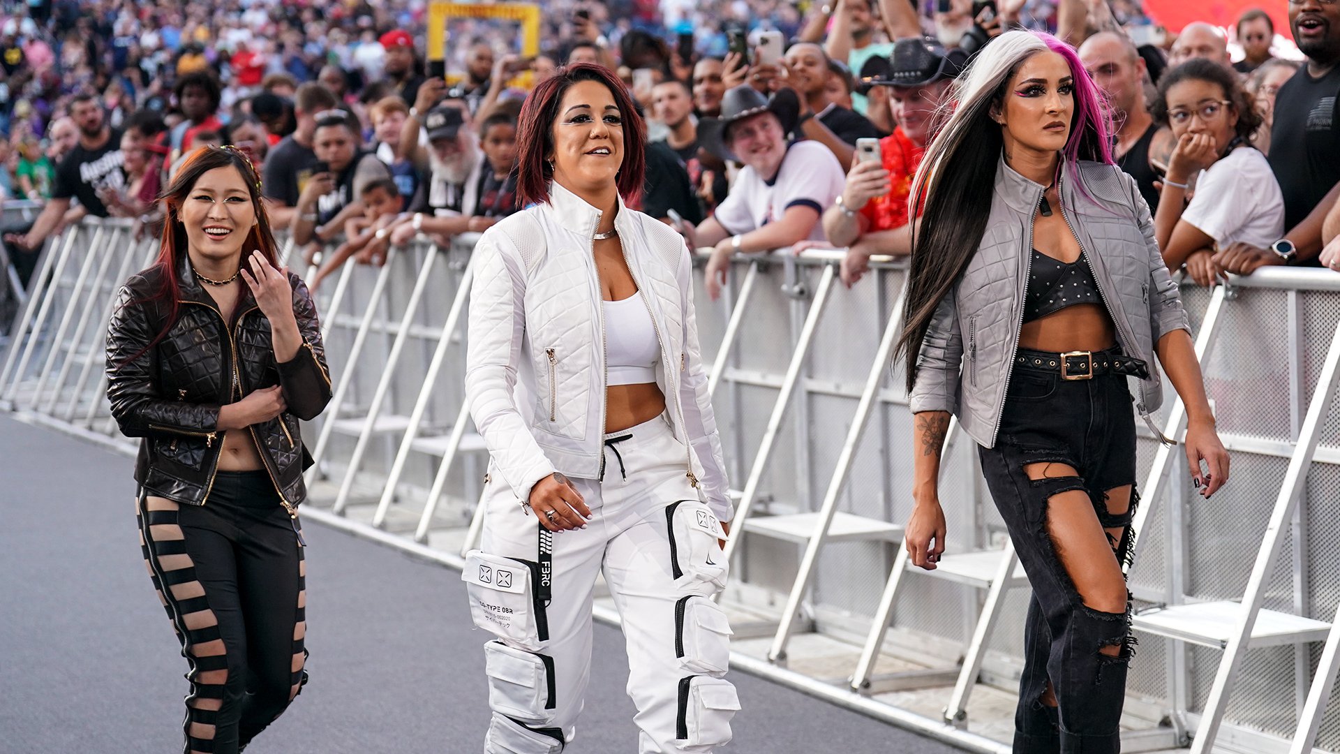 IYO Sky, Bayley e Dakota Kai