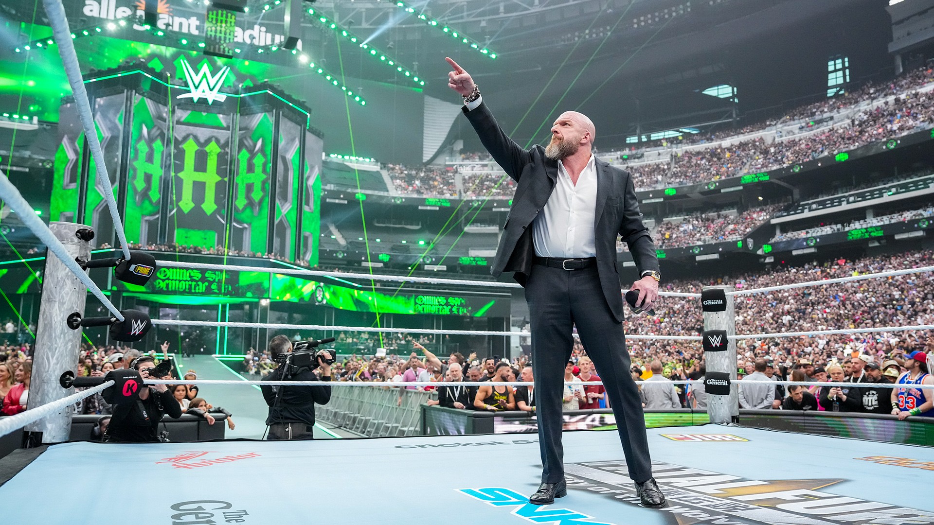 Triple H usa método de Vince McMahon para resolver problema na WWE