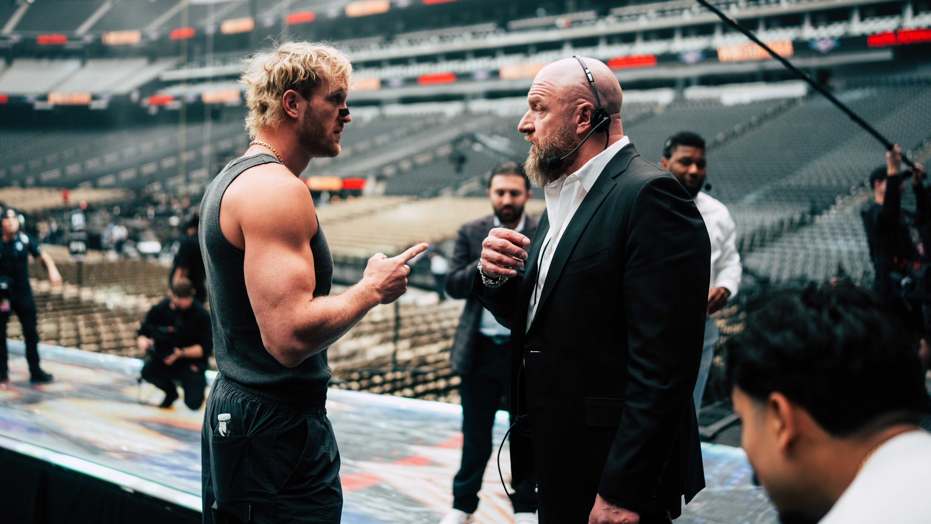 Logan Paul e Triple H