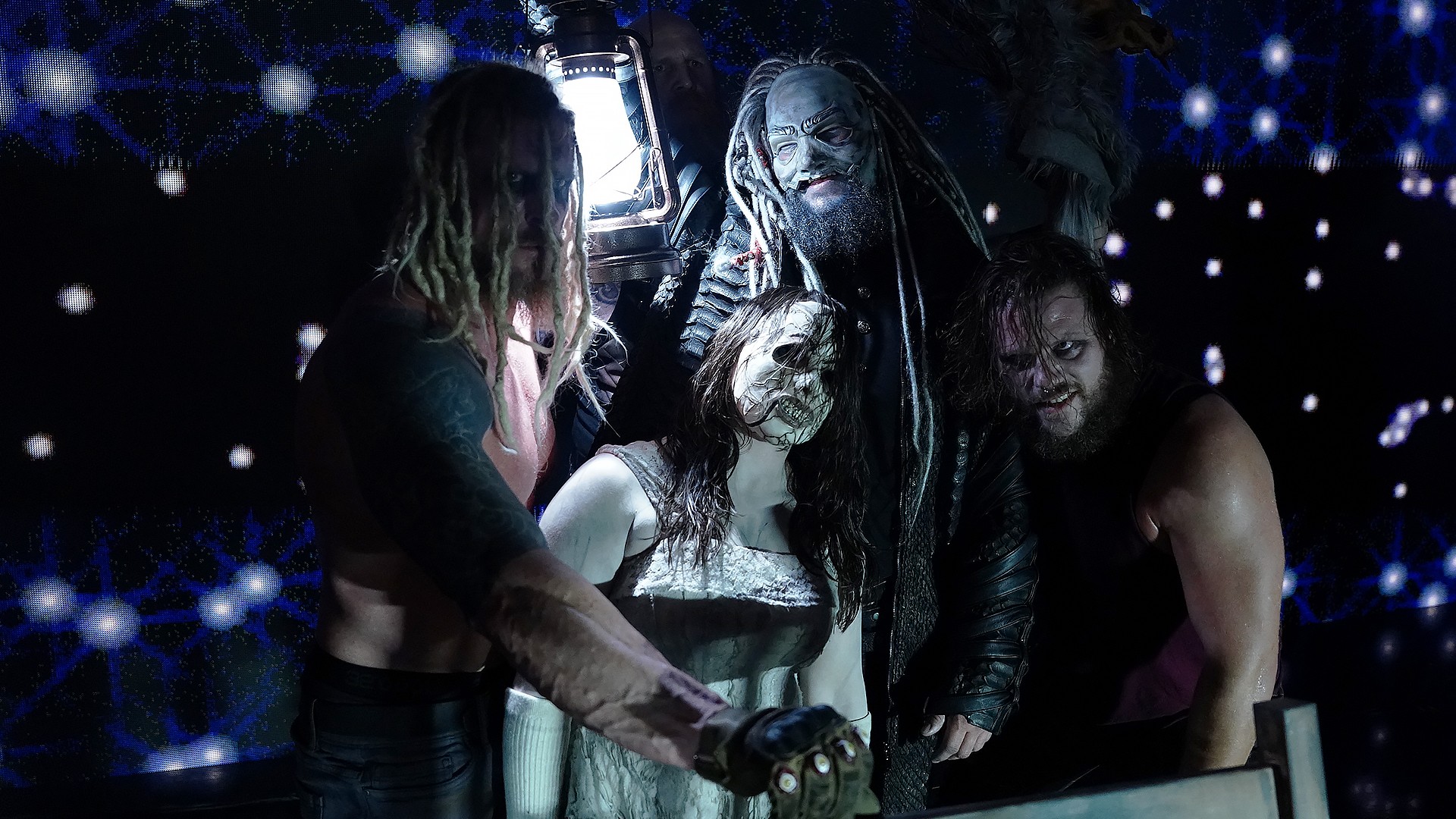 Wyatt Sicks retorna no WWE SmackDown e ataca campeões