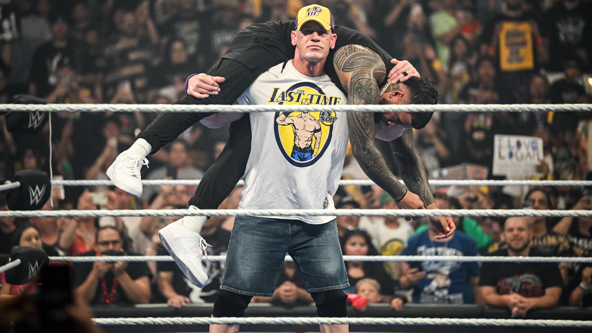 John Cena homenageia R-Truth no WWE SmackDown e chama fãs de “hipócritas”